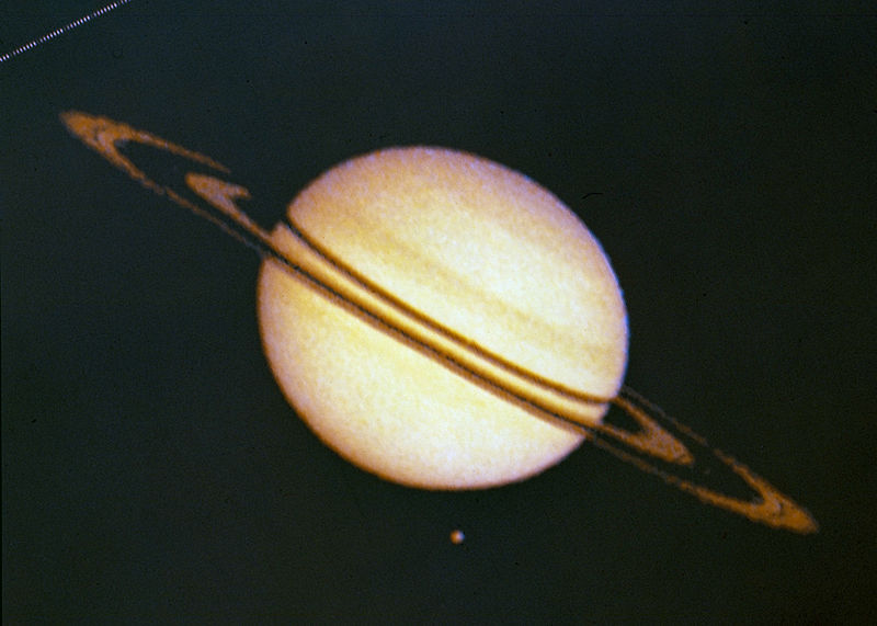 Saturno y Titán, por Pioneer 11